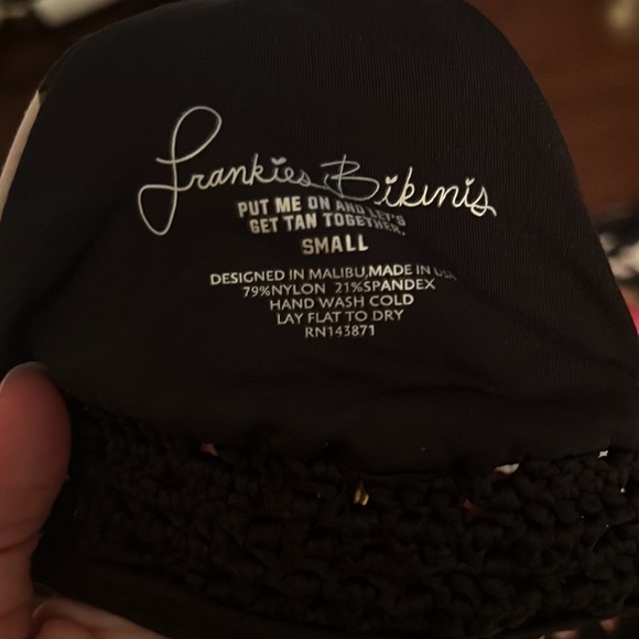 Frankie’s Bikinis Small bathing suite - Picture 4 of 4